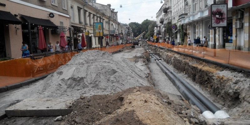 Водогін в Одесі. На тлі скандалів з витратами муніципалітетів центральна влада направляє 360 млн гривень субвенцій на довгобуд