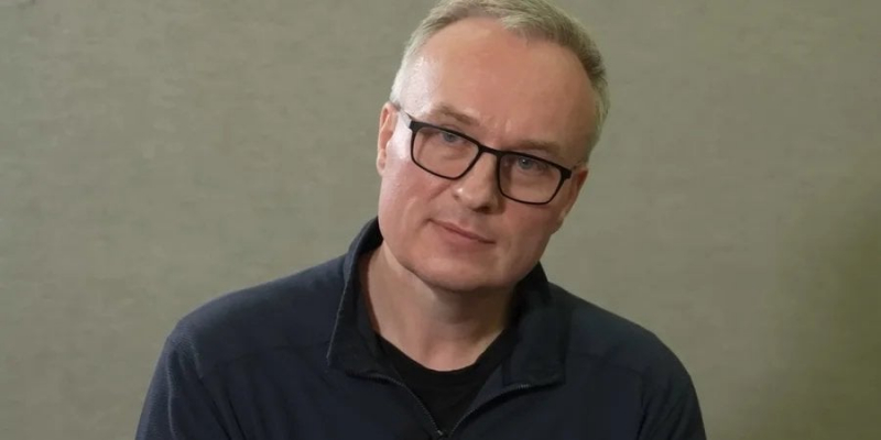 Волобуєв, ось ваш хрест. Колишній віцепрезидент Газпромбанку, який воює на боці України, отримав нагороду ЗСУ